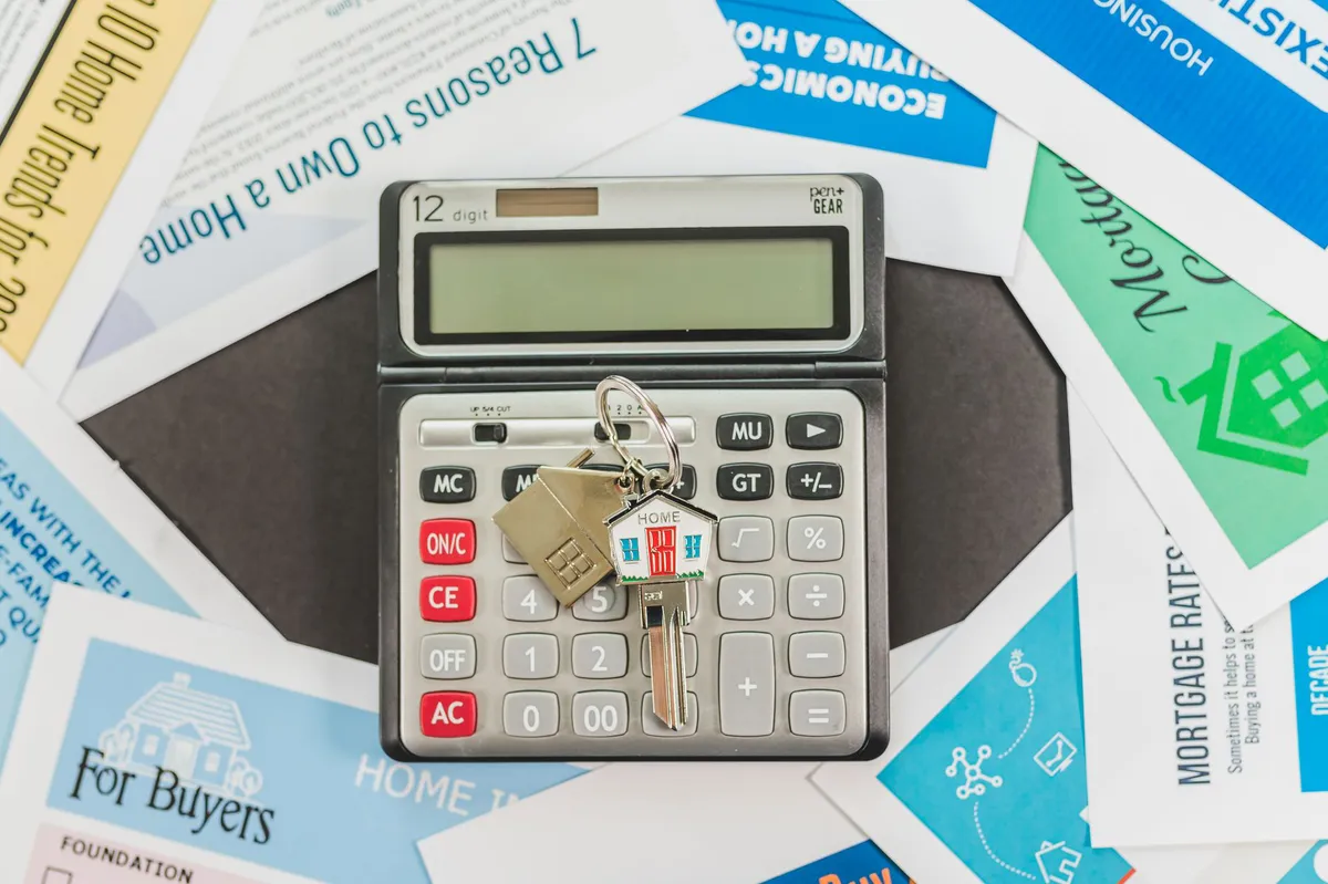 house keys and mortgage documents