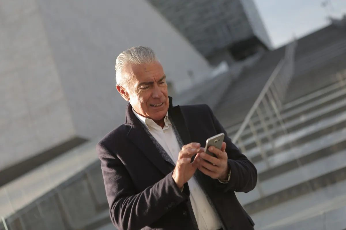 older workers using technology
