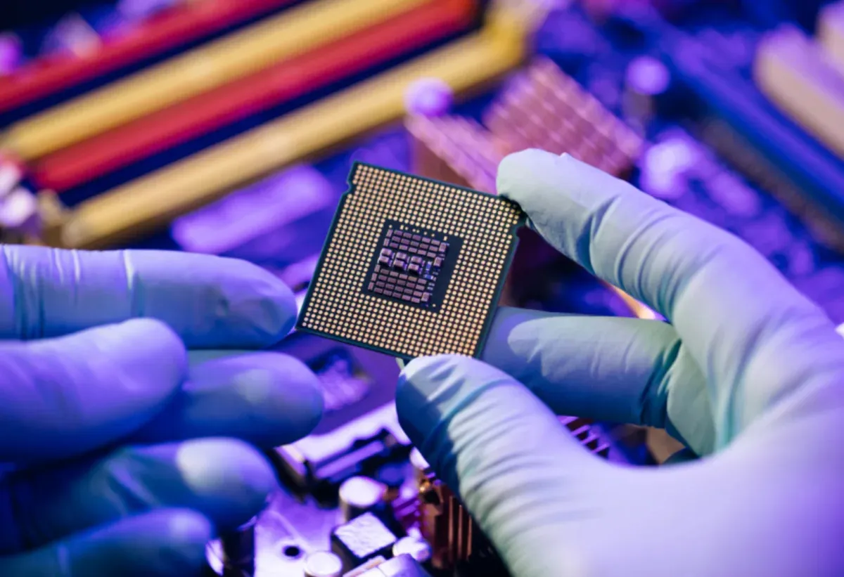 Investors Flock to Semiconductor ETFs Amid DRAM Decline Investors Flock to Semiconductor ETFs Amid DRAM Decline