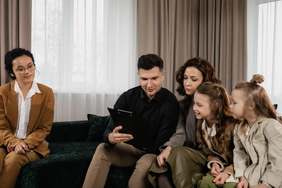 parents discussing financial goals with children
