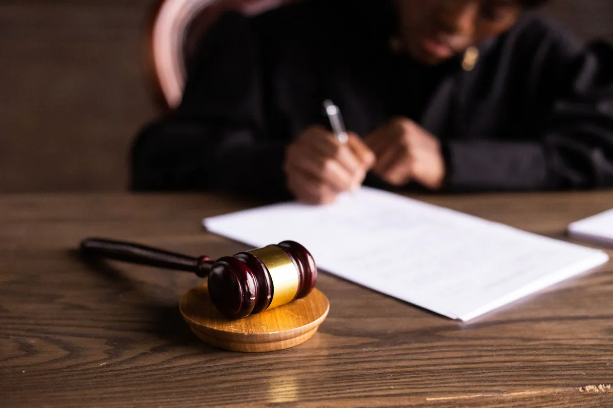 courtroom scene illustration