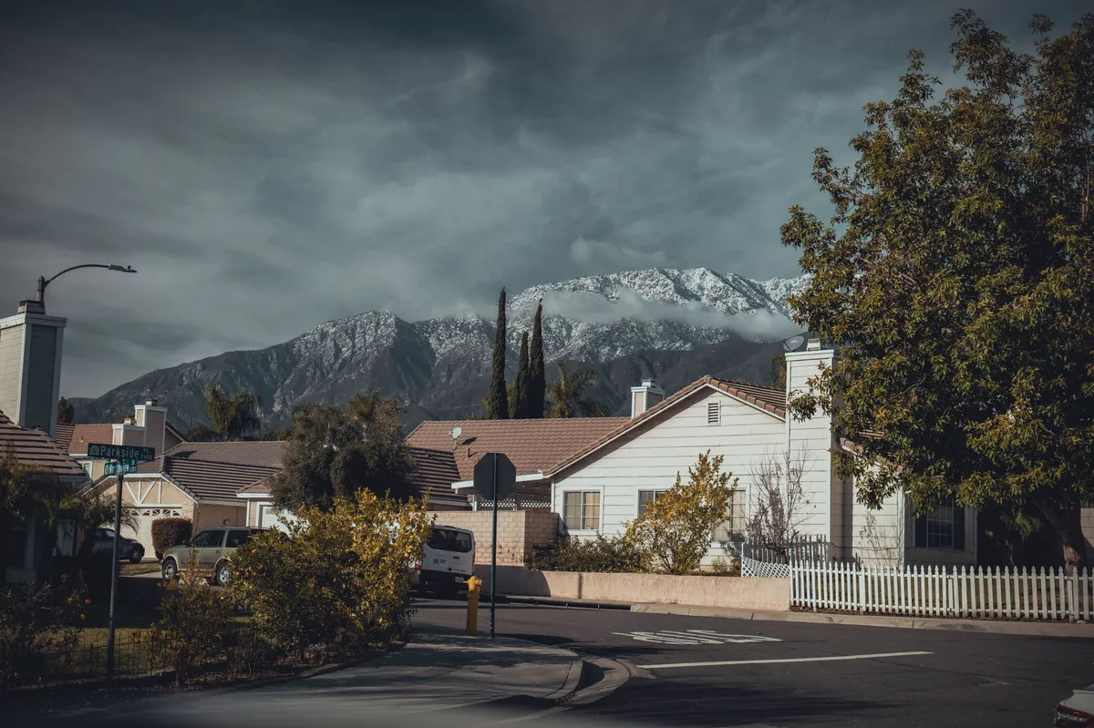 mountain community driveway