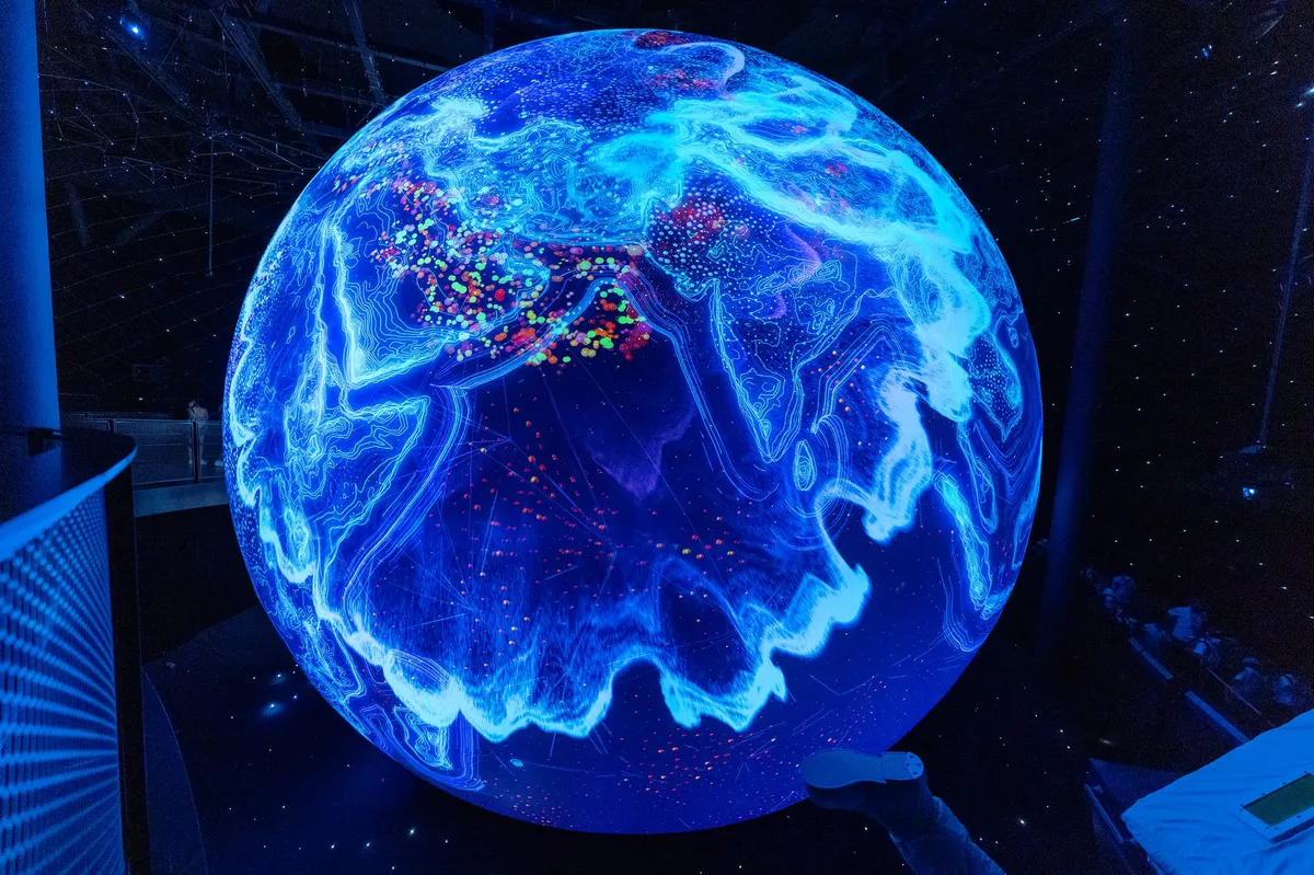 globe and technology