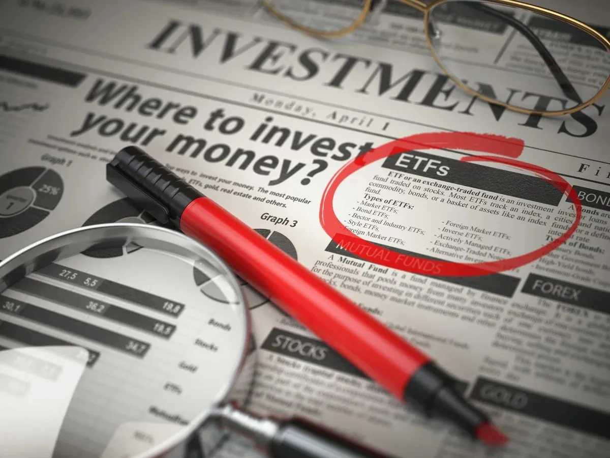 Dividend ETFs vs. Bond ETFs: Which is Better for Income Investors?
