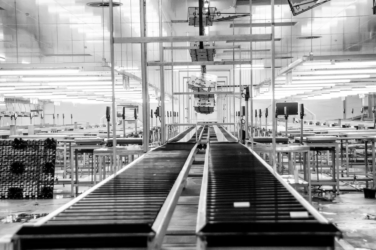 smartphone manufacturing assembly line
