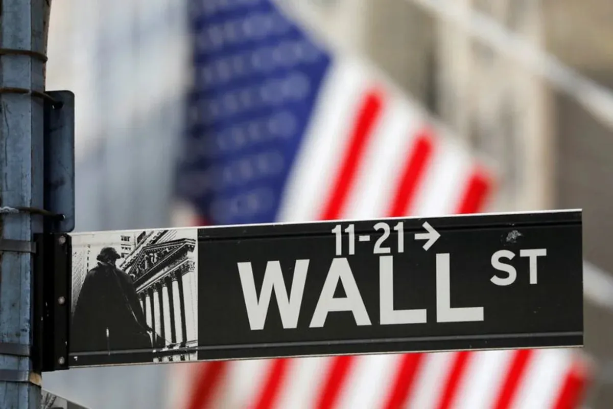 Market Trends: AI Innovation and Global Tensions Shape Stocks