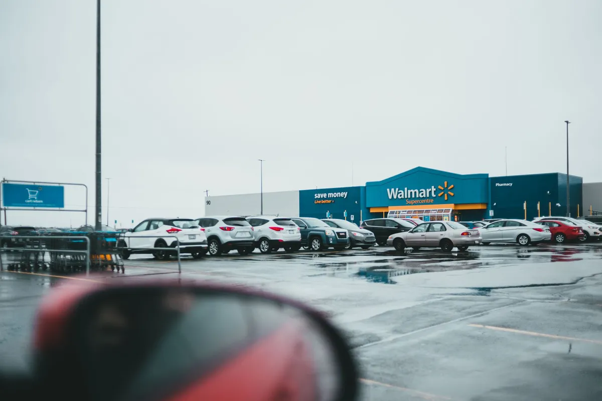 Walmart store exterior
