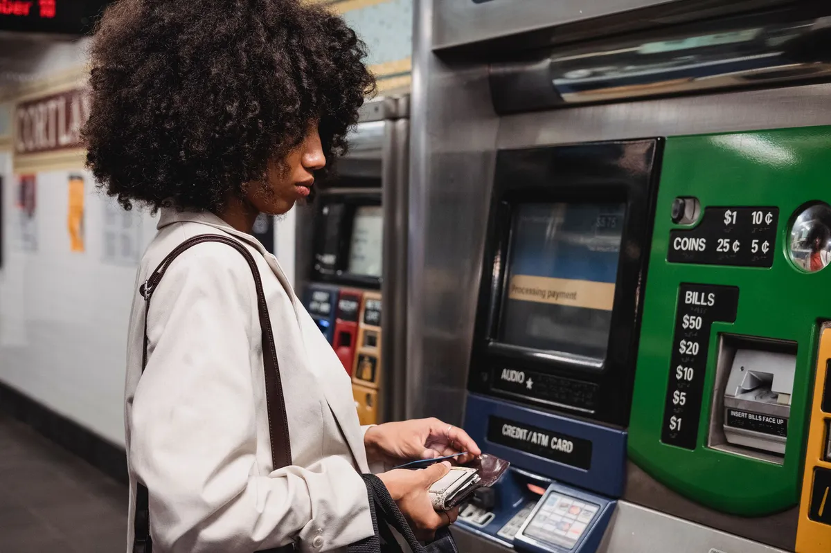 traveler using credit card