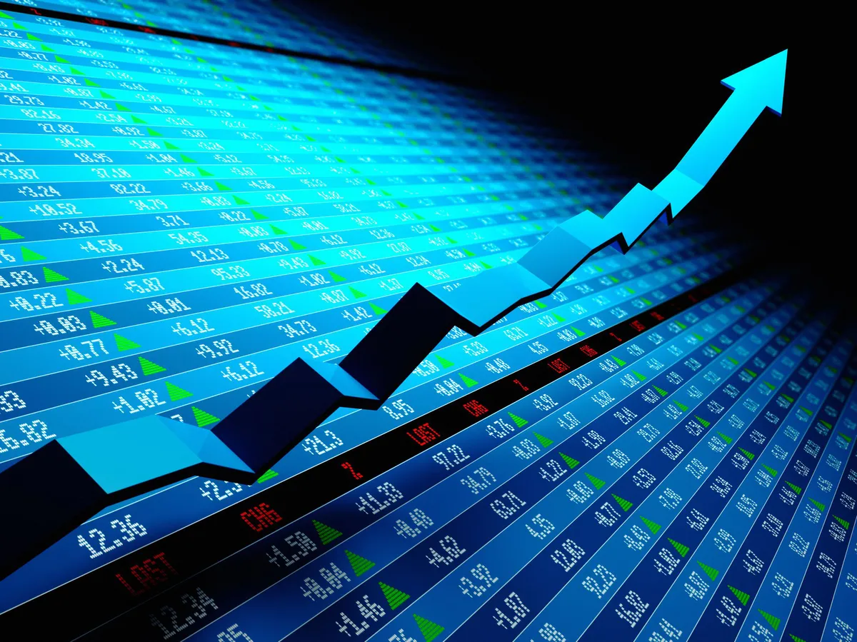 S&P 500 and Dow Hit Record Highs Amid Earnings Surge and Geopolitical Optimism