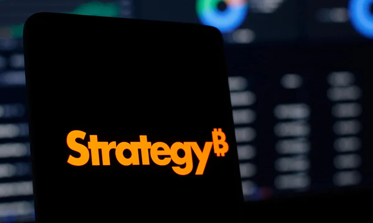 Strategy Firm Boosts Cash Reserves While Holding Bitcoin Steady