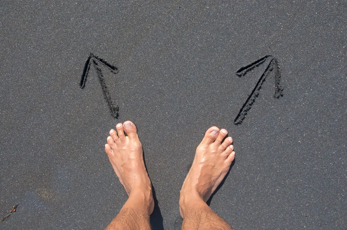 business decision crossroads