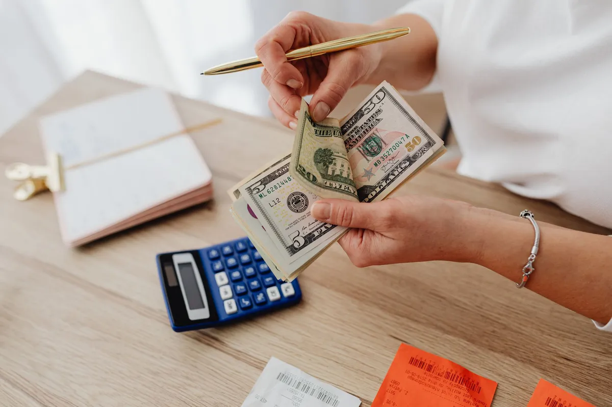 teenager managing budget