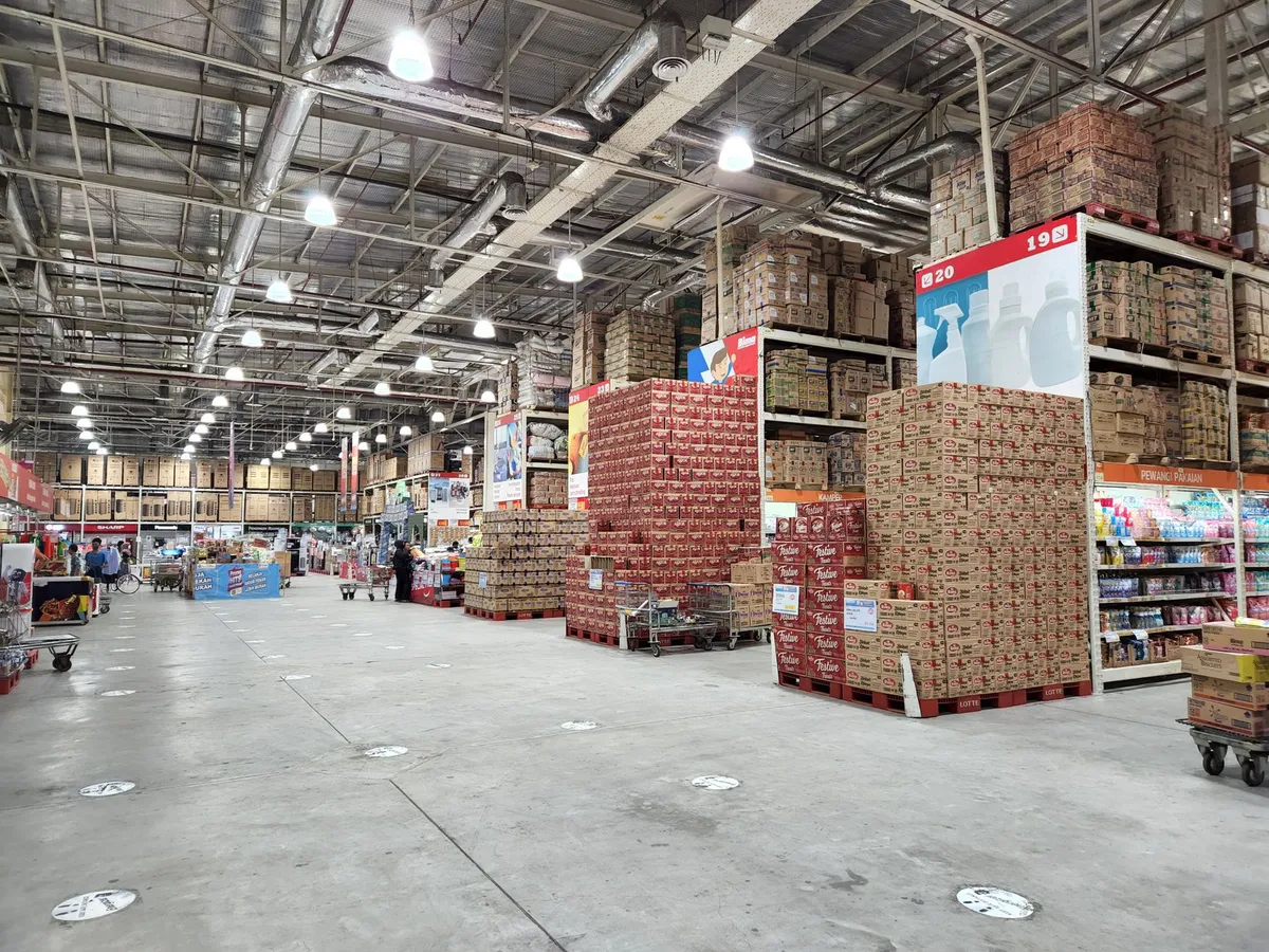 Sam's Club shopping aisle