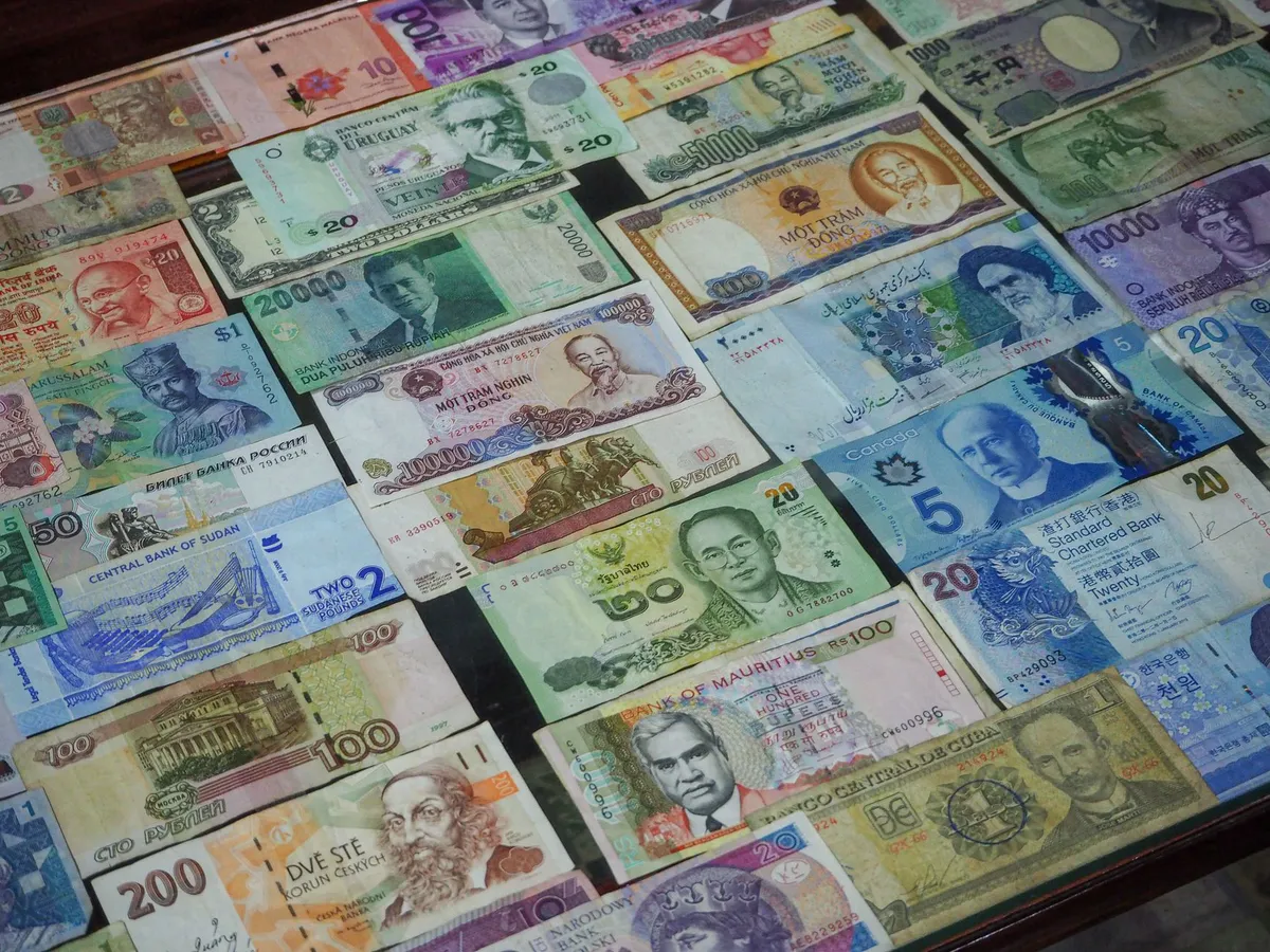 Singapore currency notes