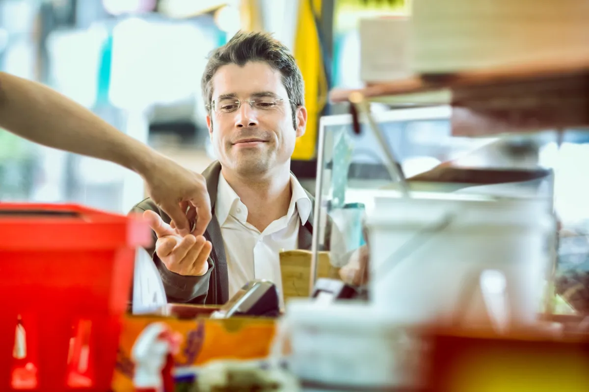 Understanding the Post-Penny Economy: Cash Rounding and Credit Card Fees Understanding the Post-Penny Economy: Cash Rounding and Credit Card Fees