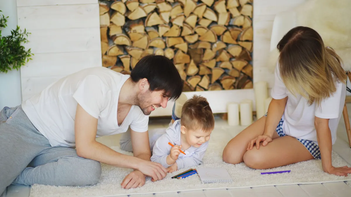 parents teaching kids about investing