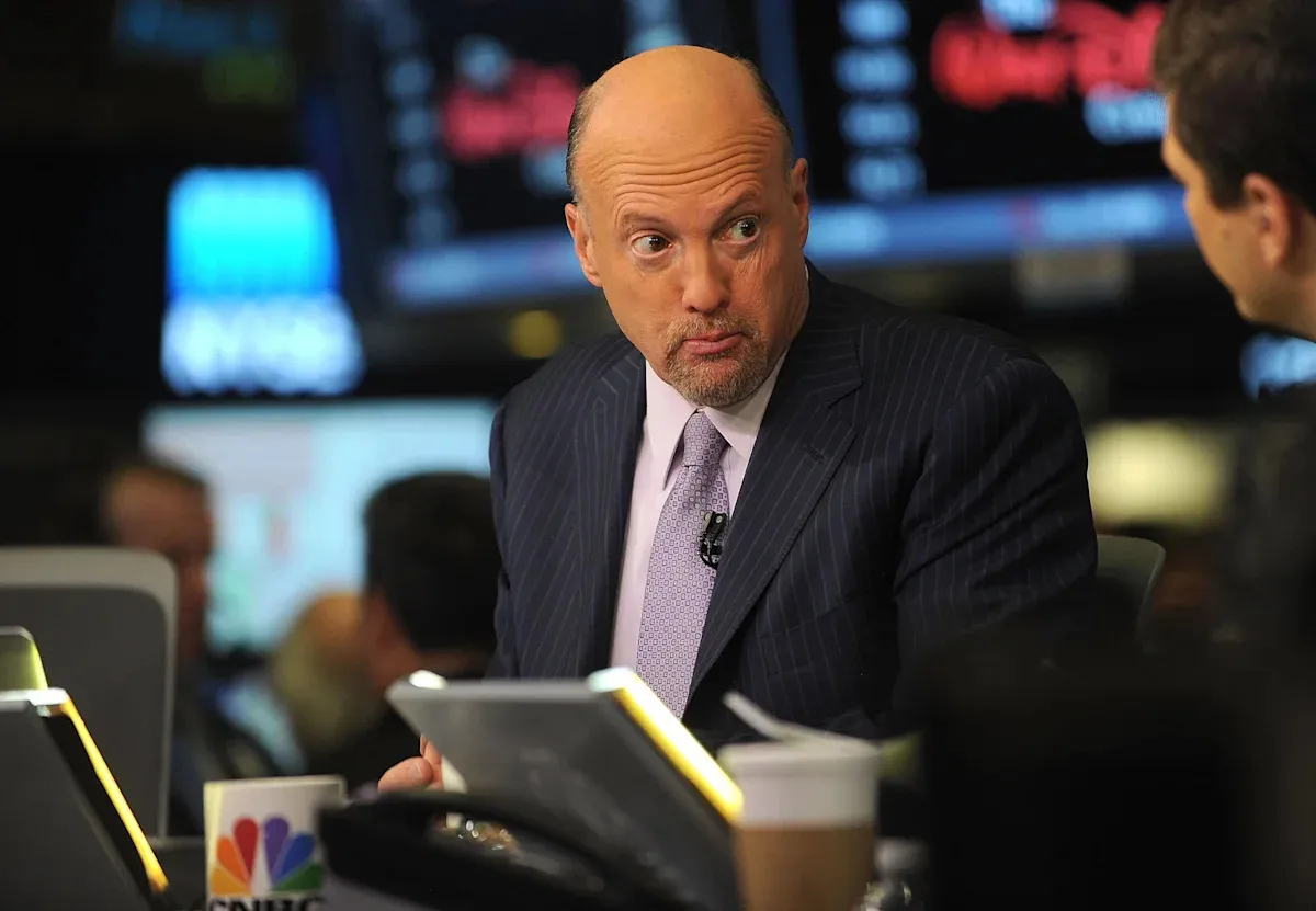 Why Jim Cramer Sees a Buying Opportunity in American Express