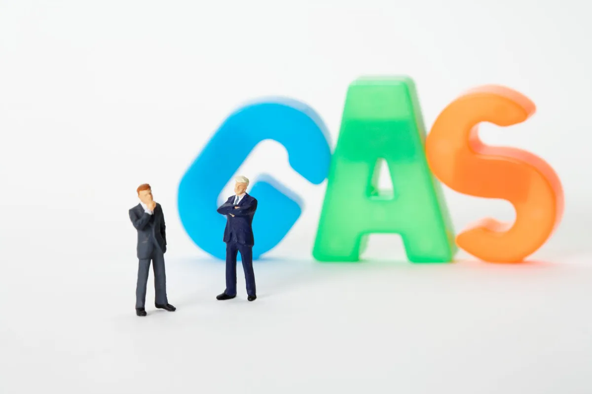 oil and gas investment analysis