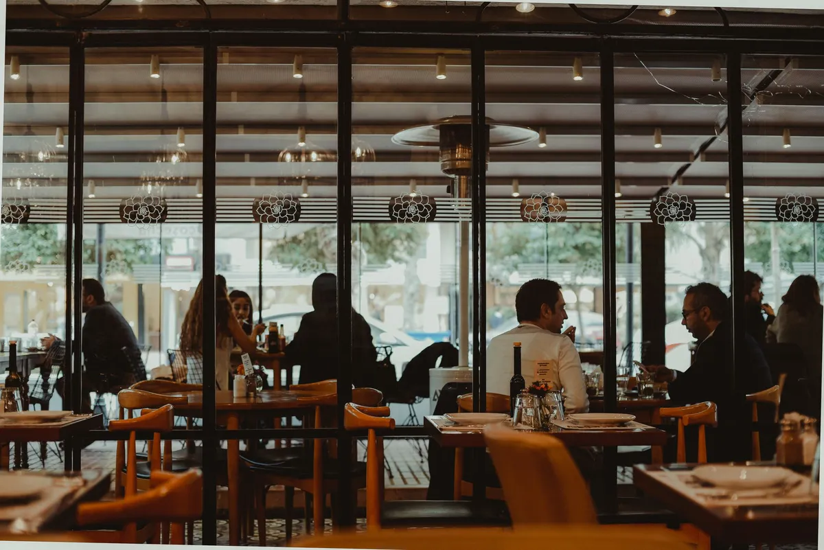 restaurant dining atmosphere