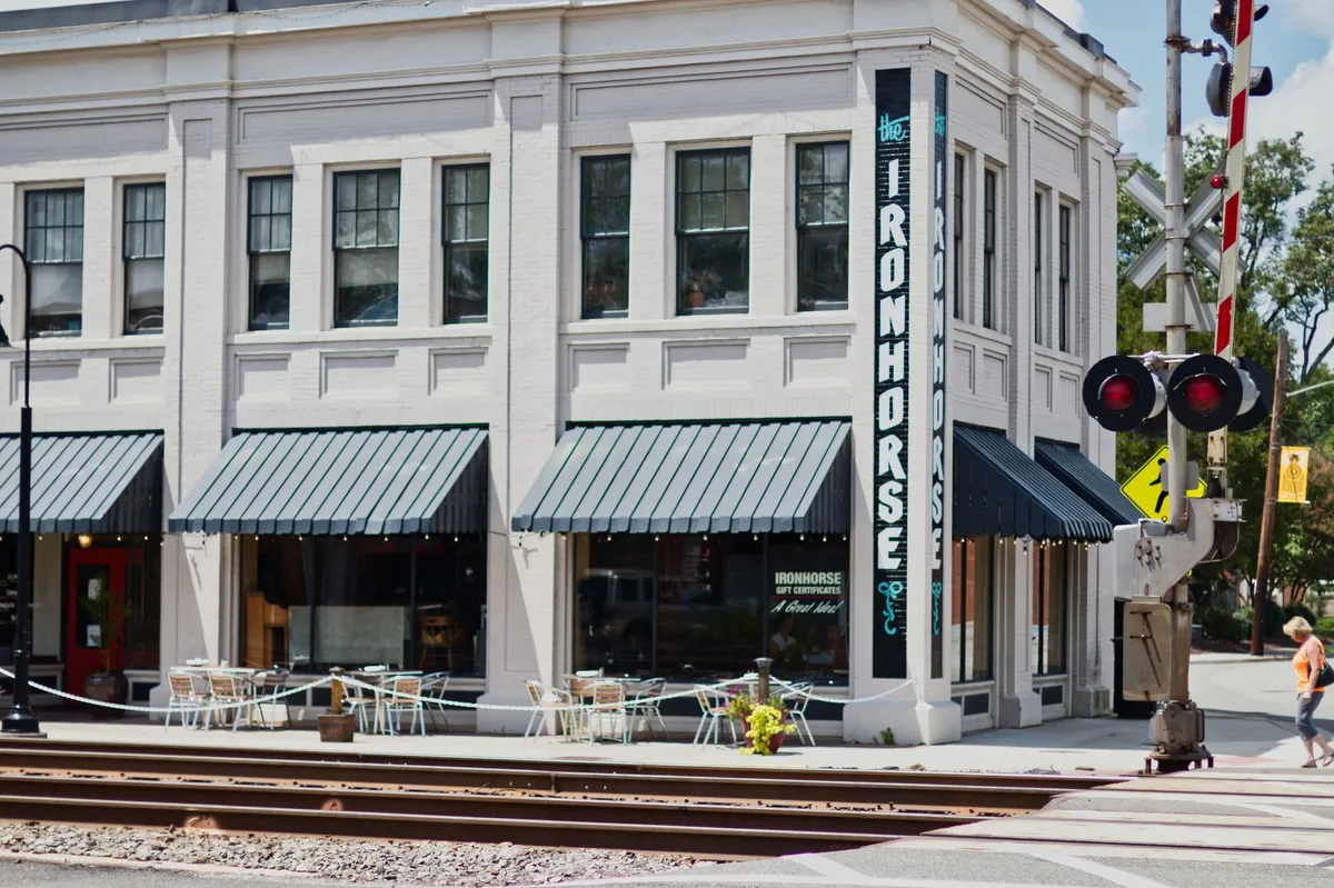 casual dining restaurant exterior