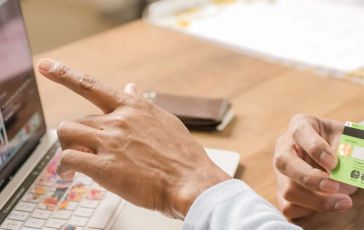credit card user applying online