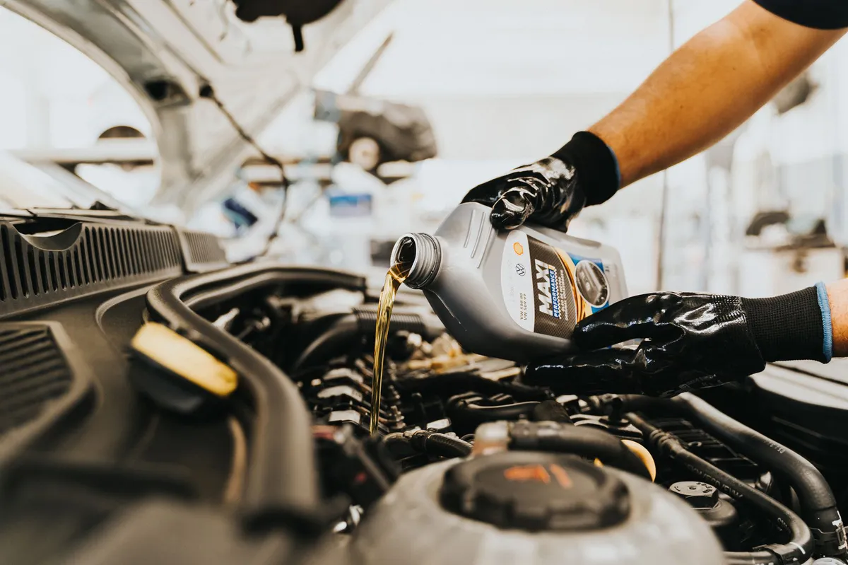 consumer shopping for motor oil