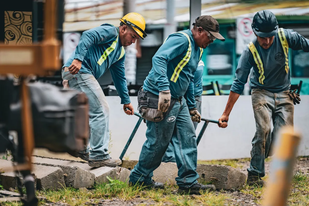 construction workers collaborating