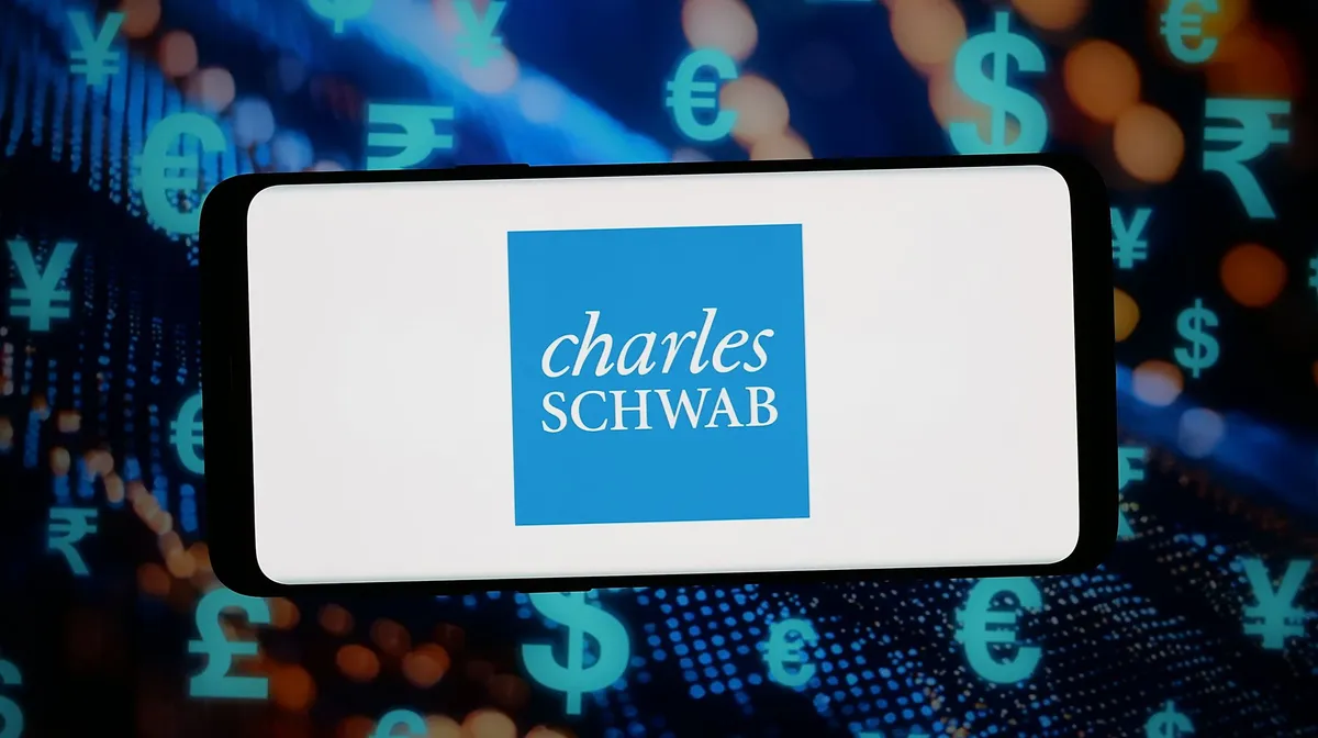Why Charles Schwab is America’s Top Internet Bank: A Deep Dive